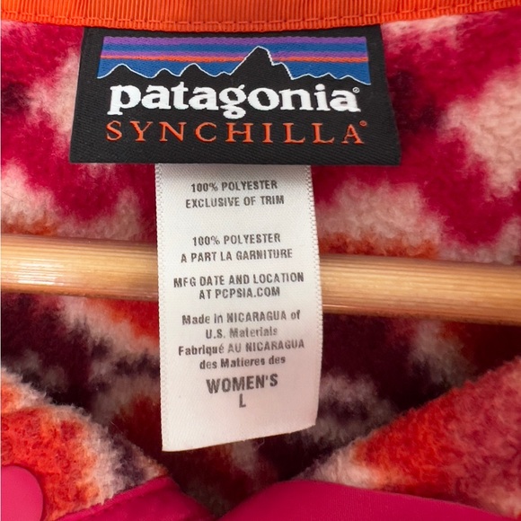 Patagonia Synchilla Red and Pink Fleece - Picture 3 of 4